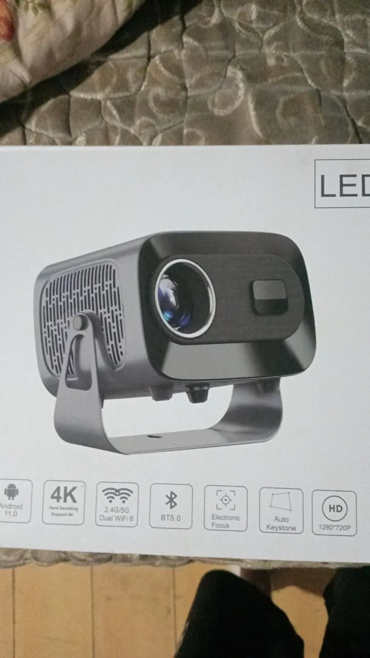 Projetor LED Portátil 4K Android Bluetooth Wifi