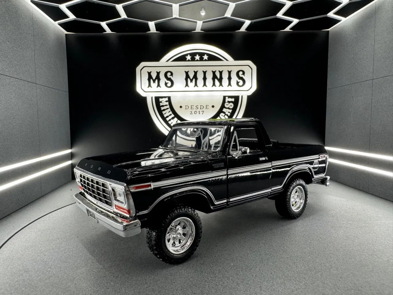 Miniatura Ford Bronco 1978 1/24 Motormax - Foto 3