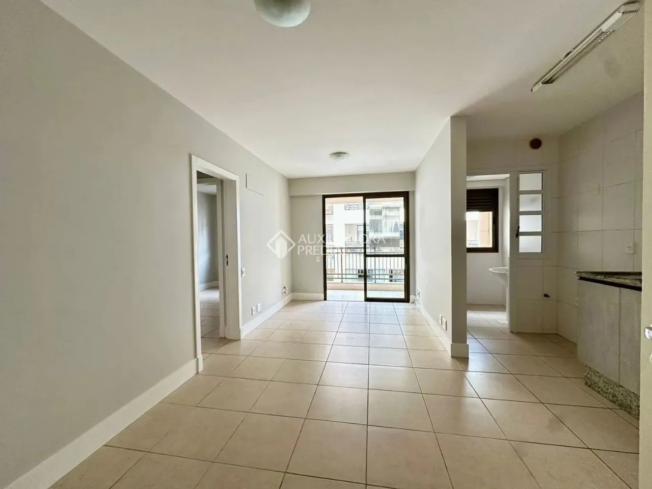 Apartamento com 63 m2, 02 dormitórios (01 suíte) próximo a UFSC, em Pantanal - Florianóp