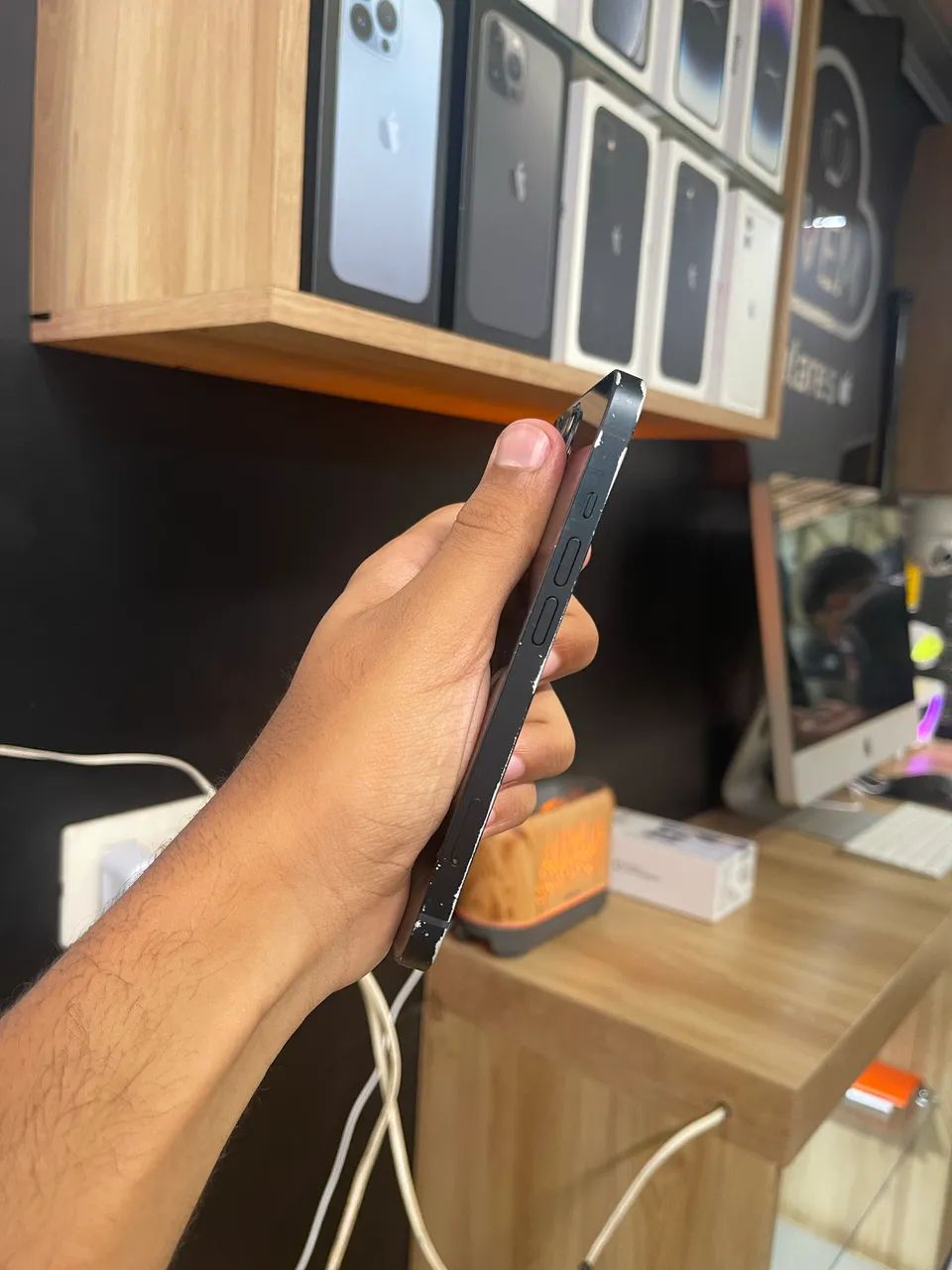 IPHONE 13 128 GB - MARCAS DE USO  - Foto 3