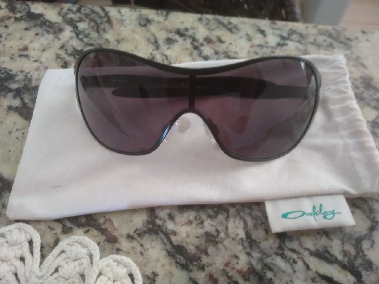 Vendo óculos de sol Oakley original  - Foto 2