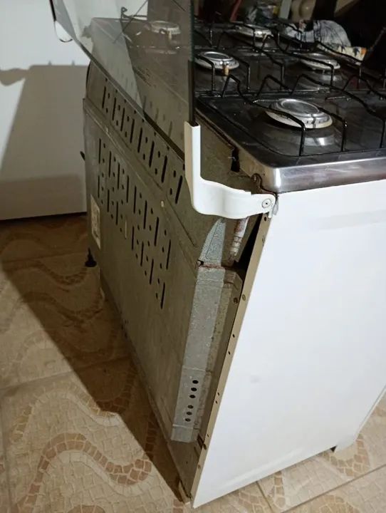 Fogão de 6 bocas usado em ótimo estado funcionando perfeitamente - Foto 4