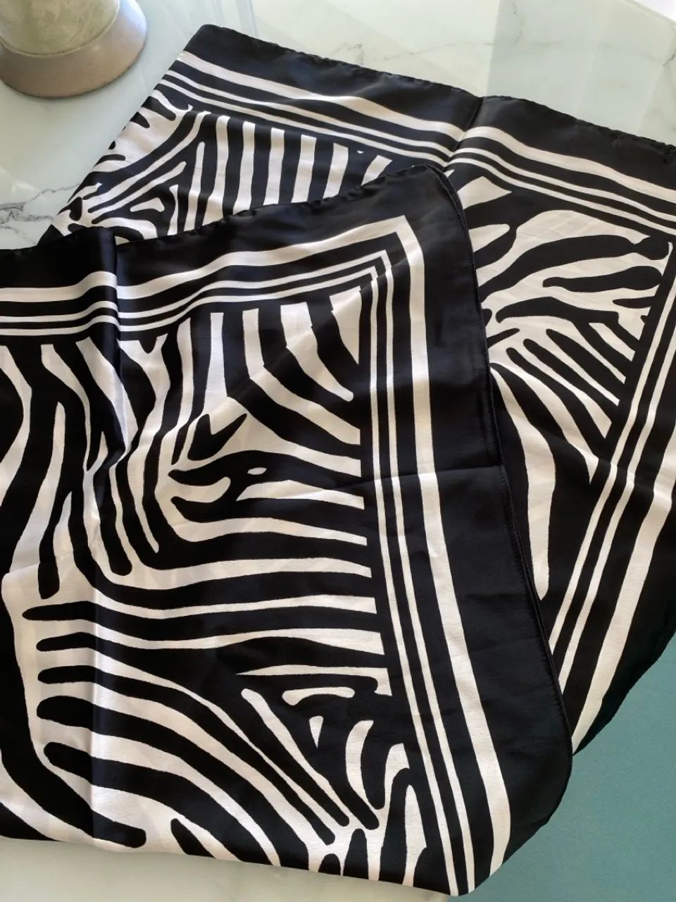 Lenço de seda Zebra Le Lis Blanc - Foto 4