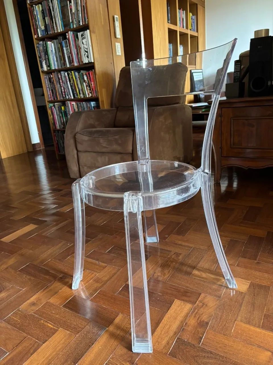 Cadeiras transparentes da IKEA