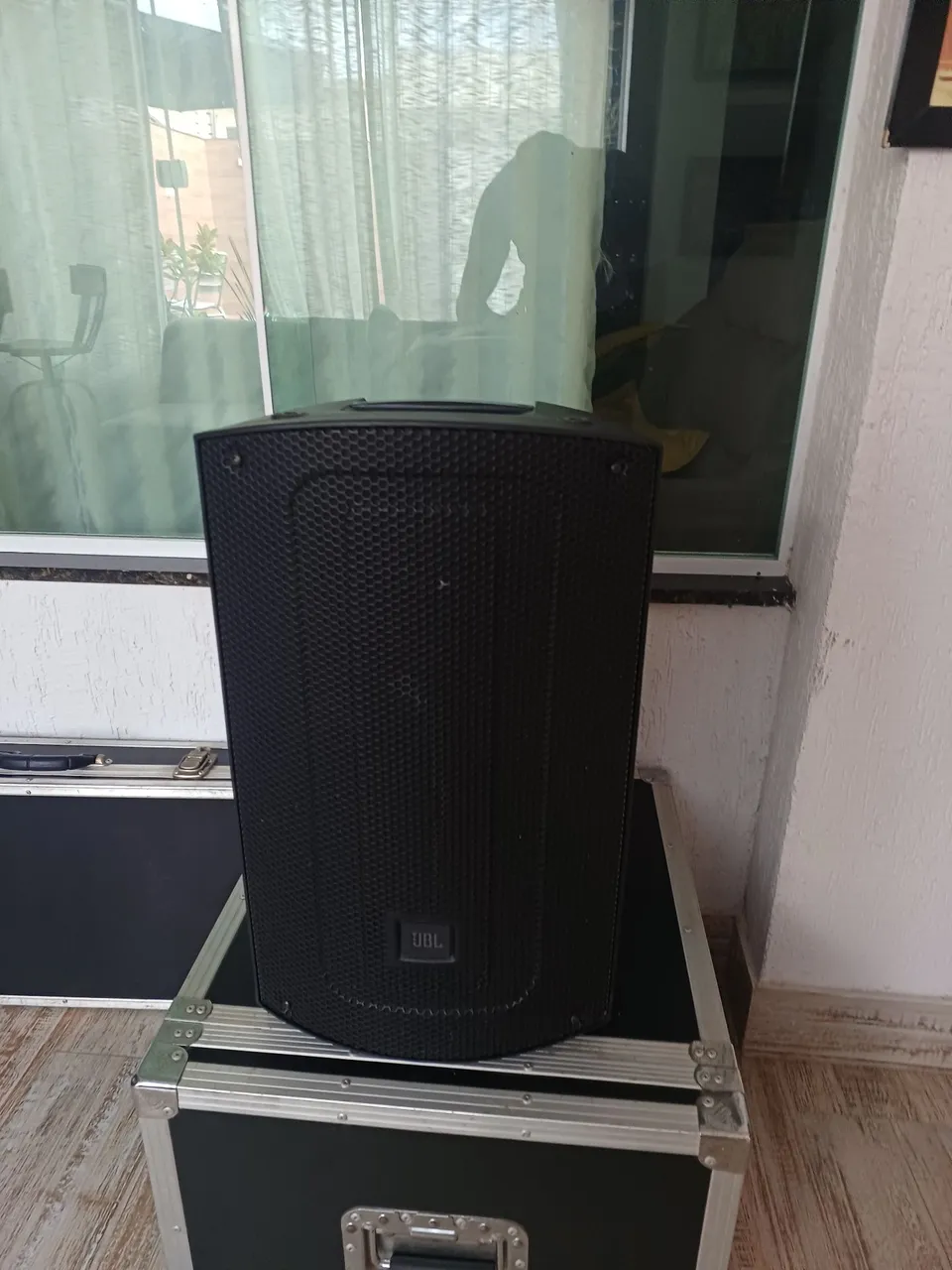 Caixa de Som JBL MAX10 Profissional
