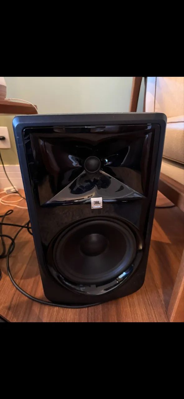 Monitor de Áudio Ativo JBL 306P MkII com falante de 6 polegadas  - Foto 3