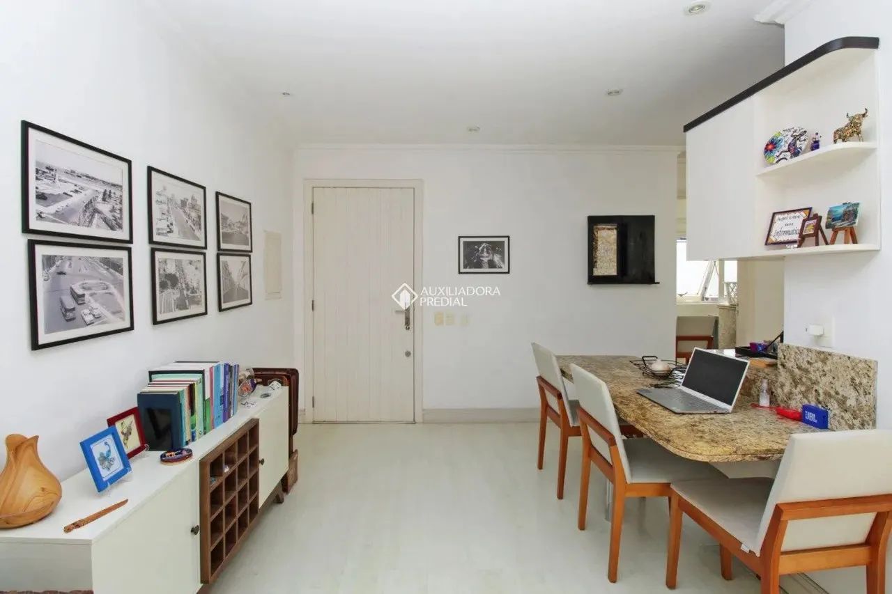 Apartamento com 87 m² de área privativa e com 2 vagas de garagem separadas