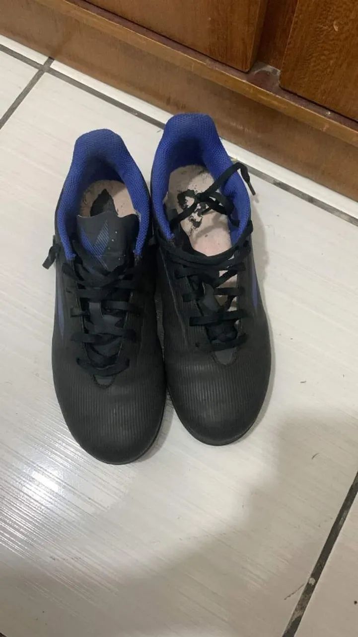 Chuteira adidas