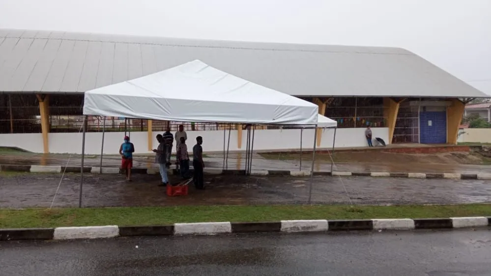 Toldo piramidal aluguel, período de são João 