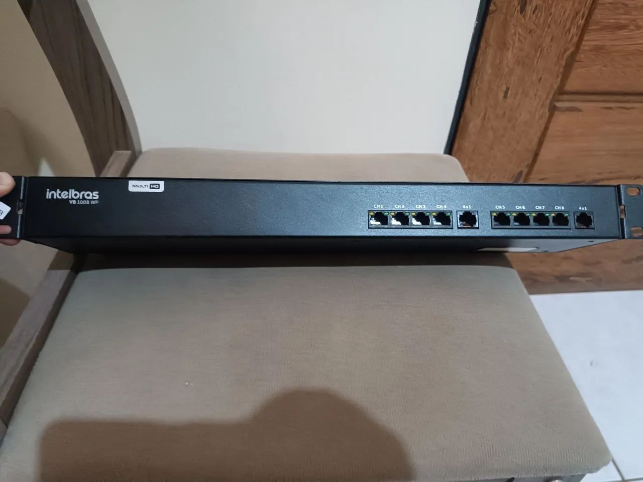 Power Balun Intelbras 8 Canais VB 1008 WP Full HD Com Alimentação