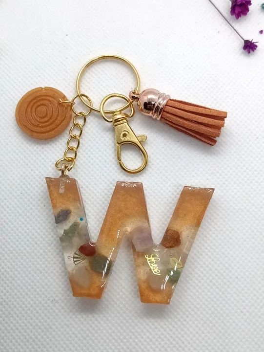 Chaveiro Letra W Artesanal Resina e Pedrarias - Foto 5