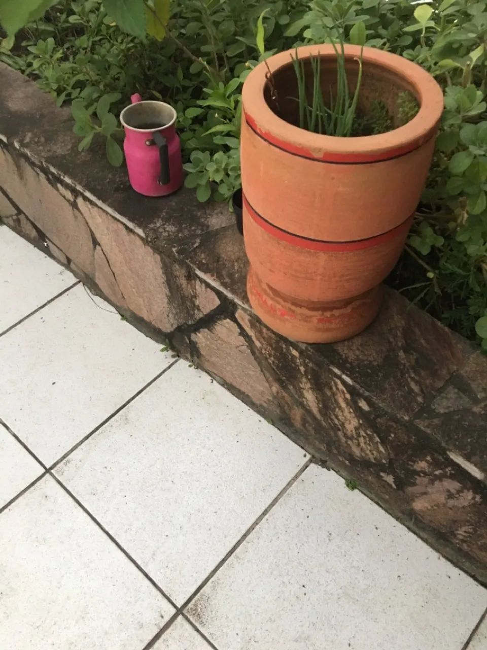 Vaso cerâmica e bule antigo