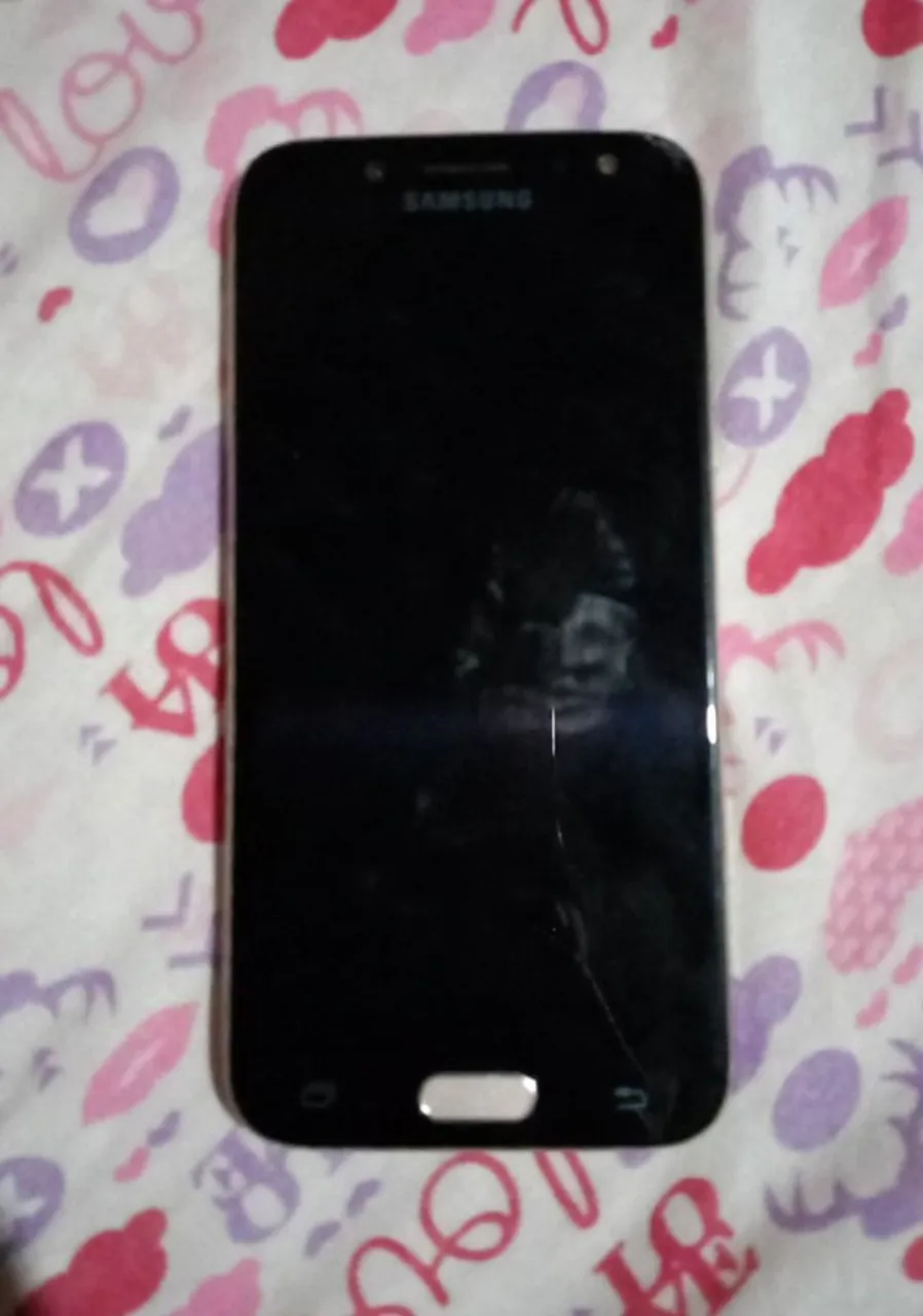 Celular J5 em ótimo estado