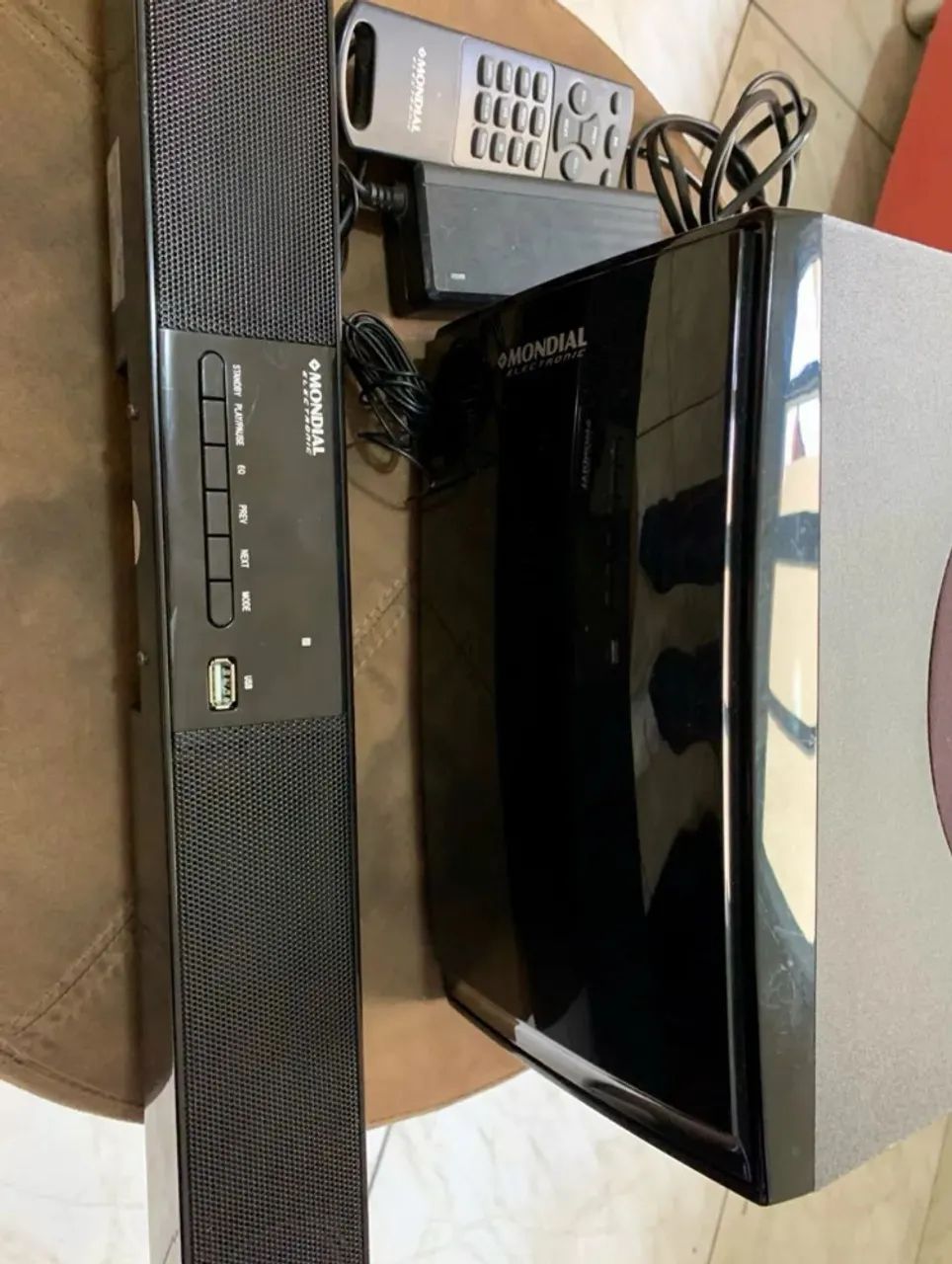Soundbar com subwoofer e controle remoto - Foto 2
