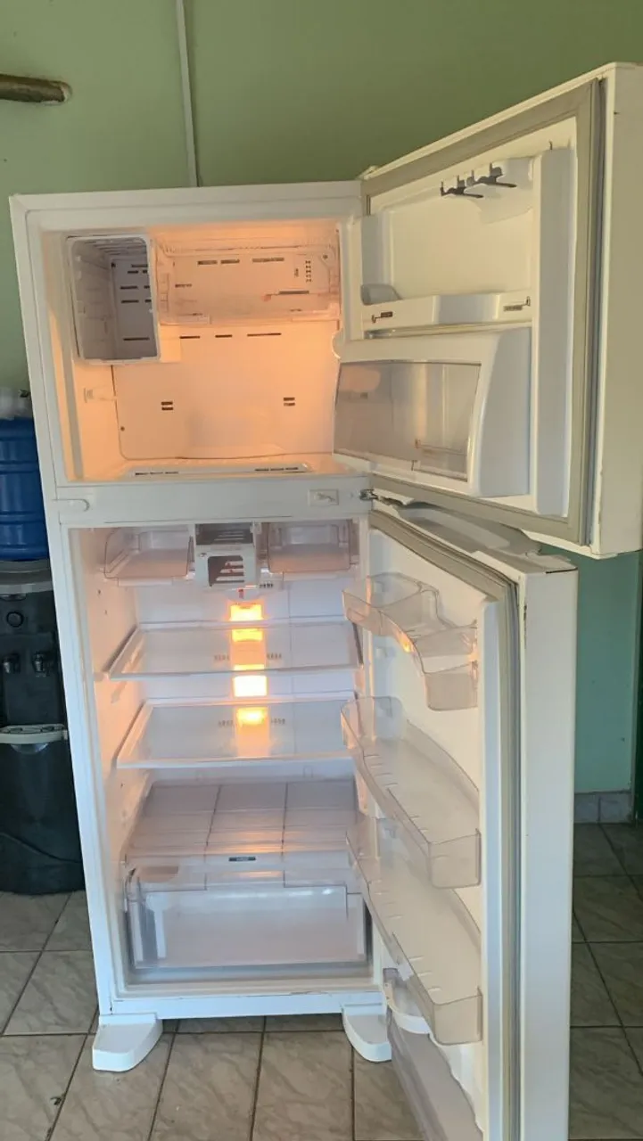 Geladeira Frost Free - Ótimo Estado