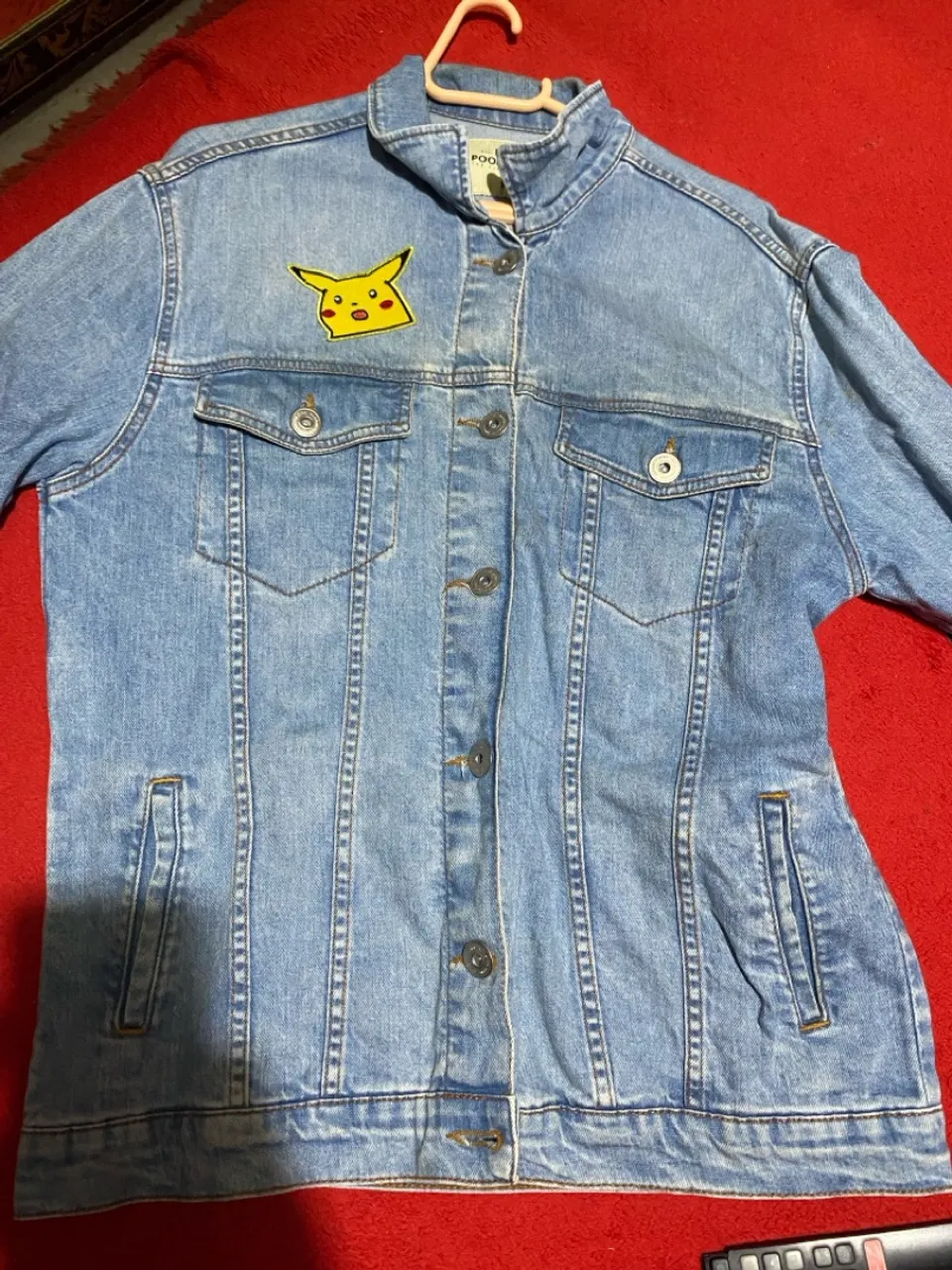 Jaqueta Jeans Com Patch Do Pikachu