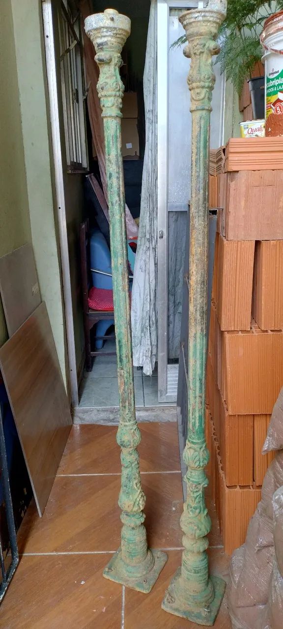 Colunas decorativas antigas em ferro com 1,70 de altura  - Foto 5