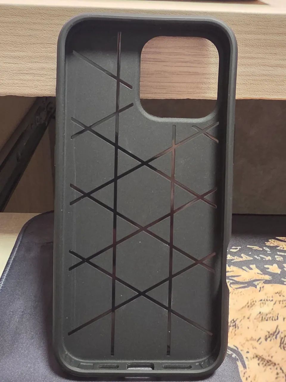 Capa Case Preta Magsafe Laut Shield IPhone 16 Pro Max - Foto 2