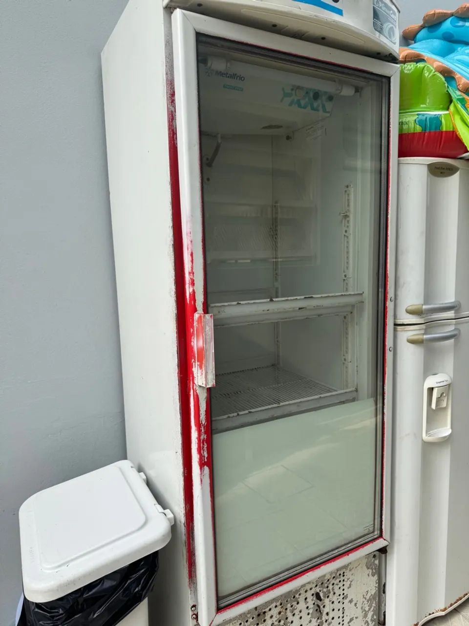 Geladeira expositora usada