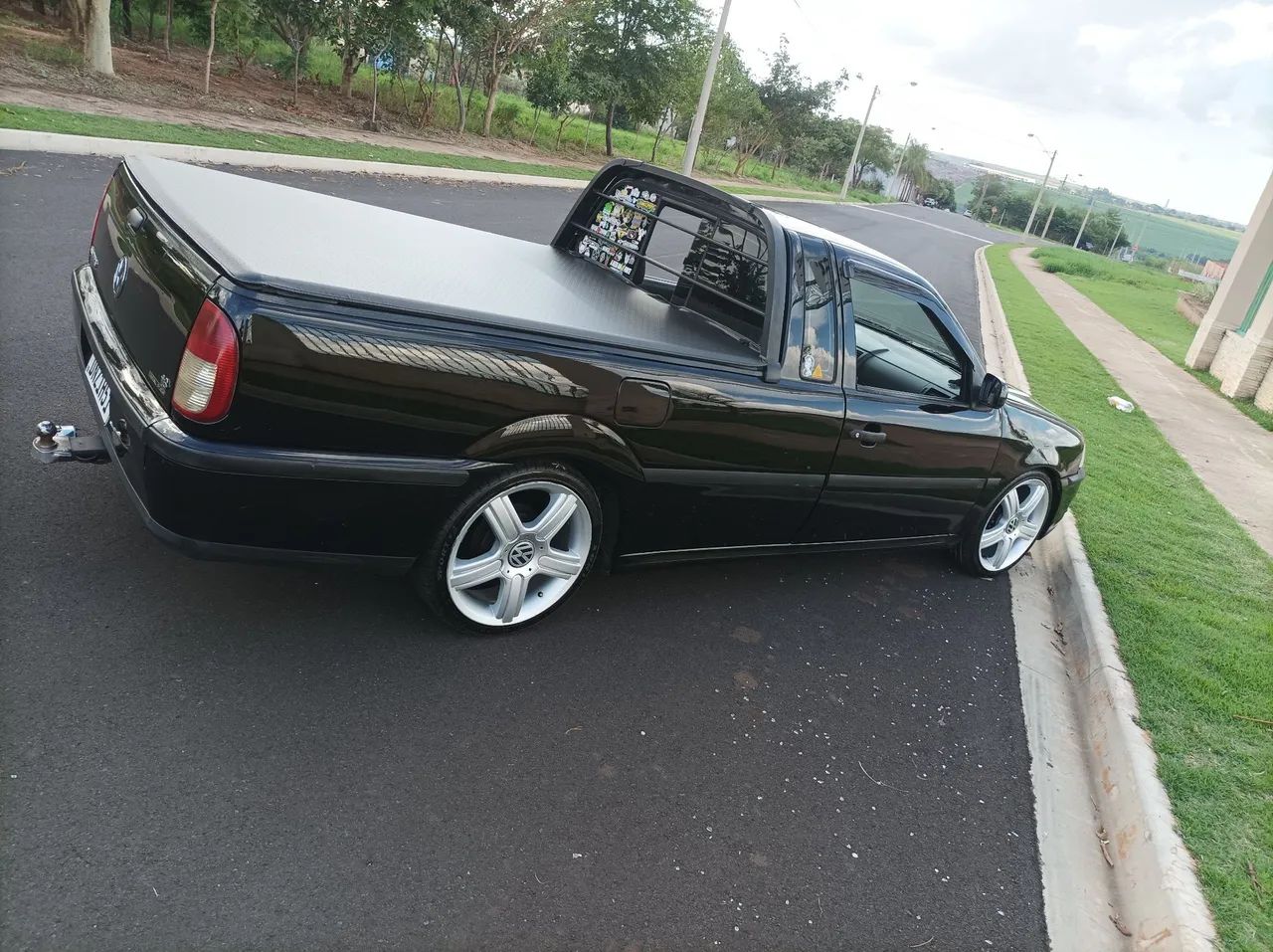 Saveiro g3 rebaixada com roda 17 e som  - Foto 3