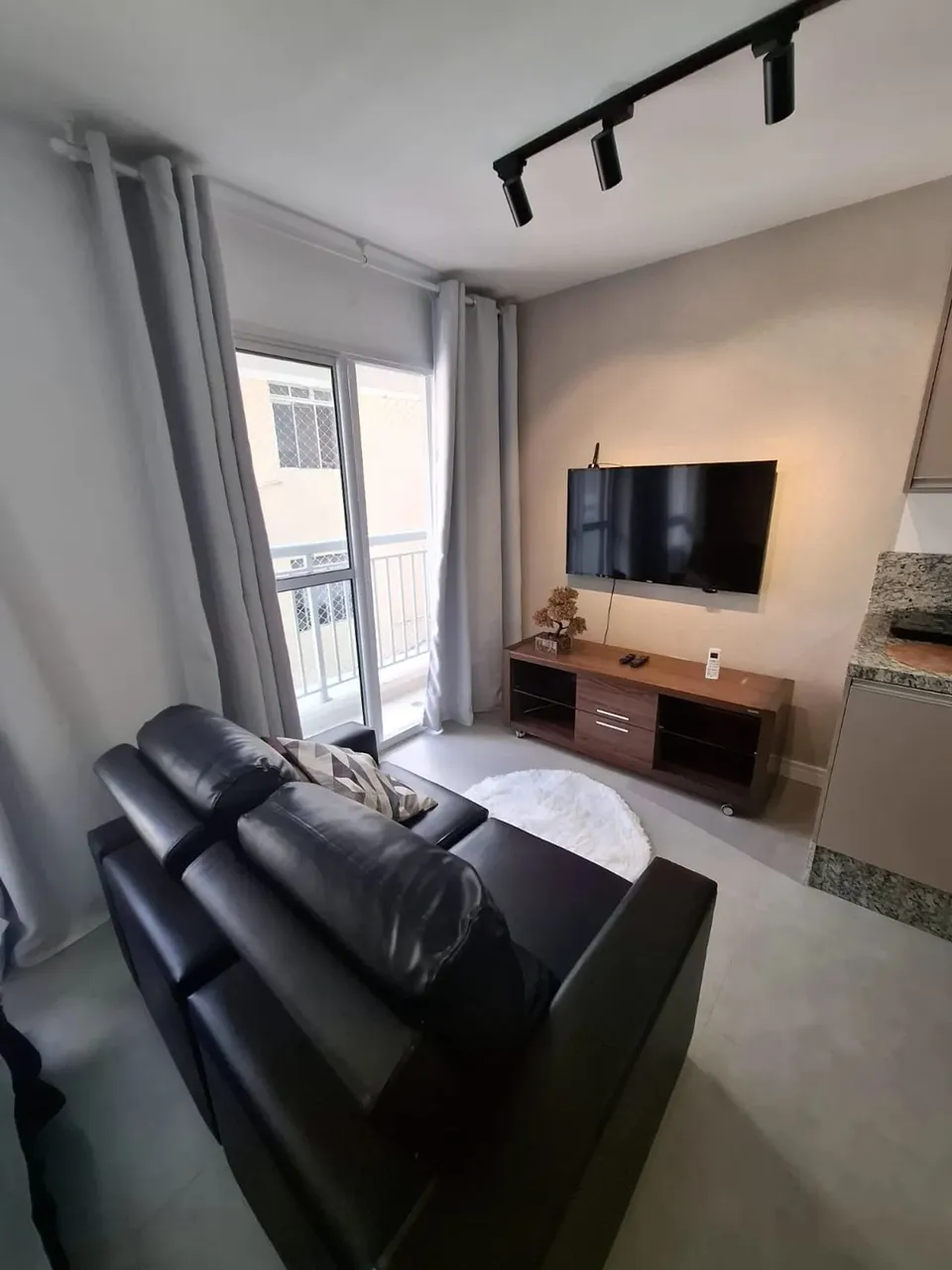 Excelente Studio para Locação em Pinheiros! Mobiliado,a 500m da Estação do metrô Oscar Fre