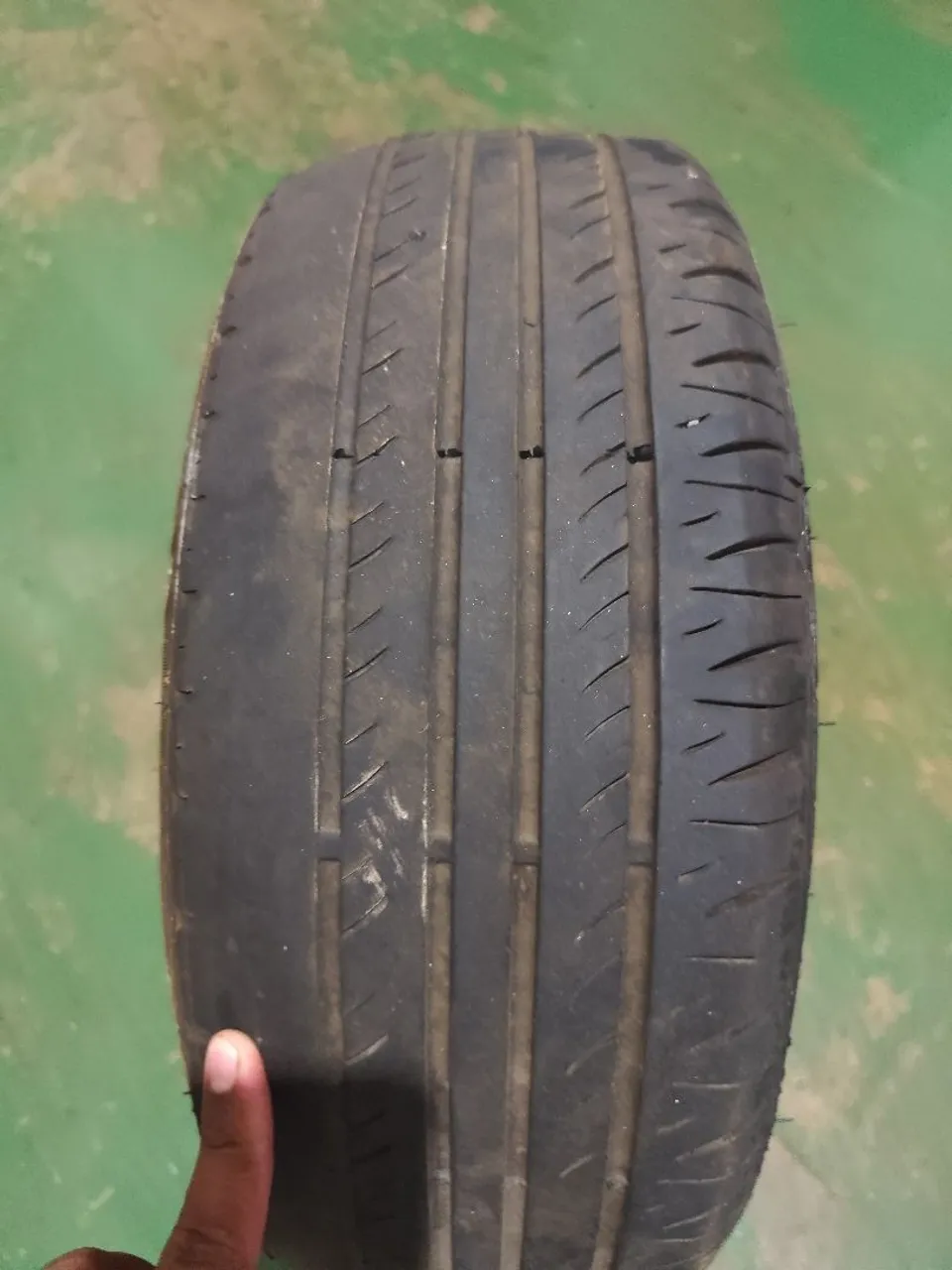 Pneu meia vida 175/60R/13