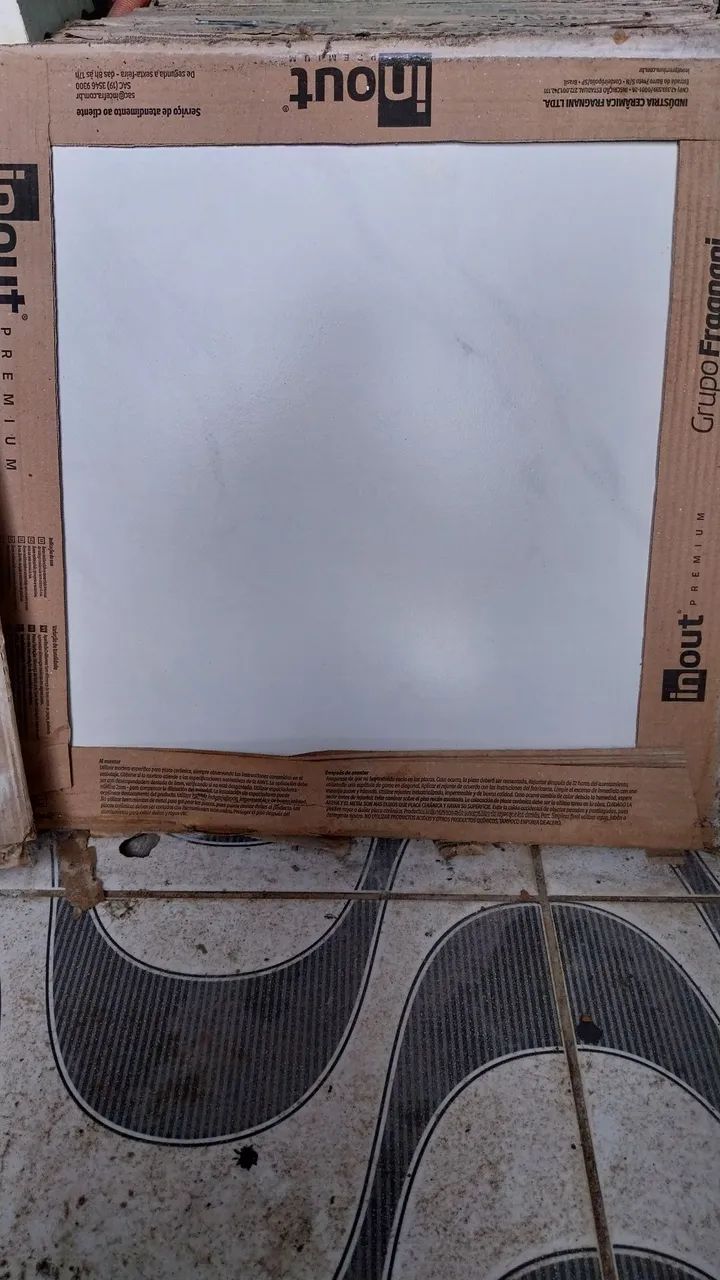 Vendo 63m de piso 52x52cm