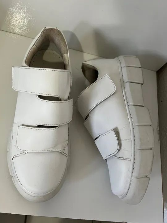 Sapatênis Branco com velcro N38 - Foto 2