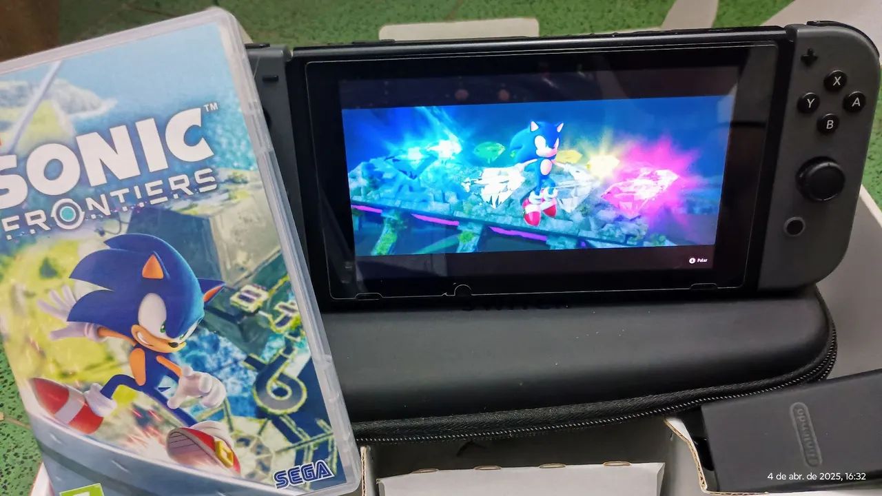 Nintendo Switch V1 unlockable + 2 games + accessories64318471863425123