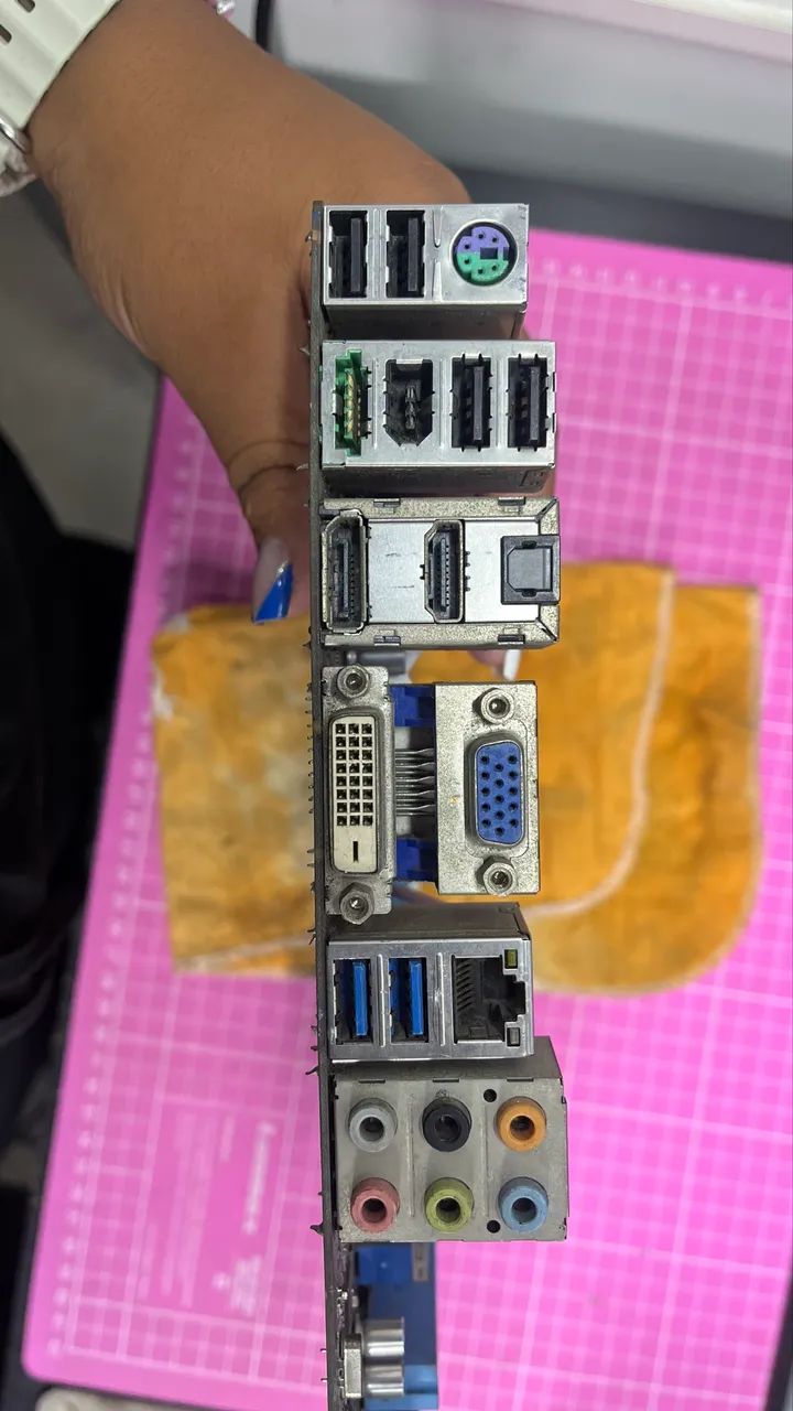 Placa mãe ASUS P8H67-M EVD (RETIRADA DE PEÇAS) - Foto 5