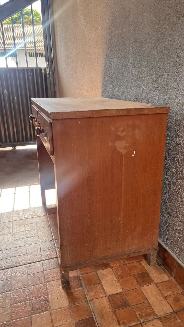 Mesa compensada com duas gavetas - Foto 3