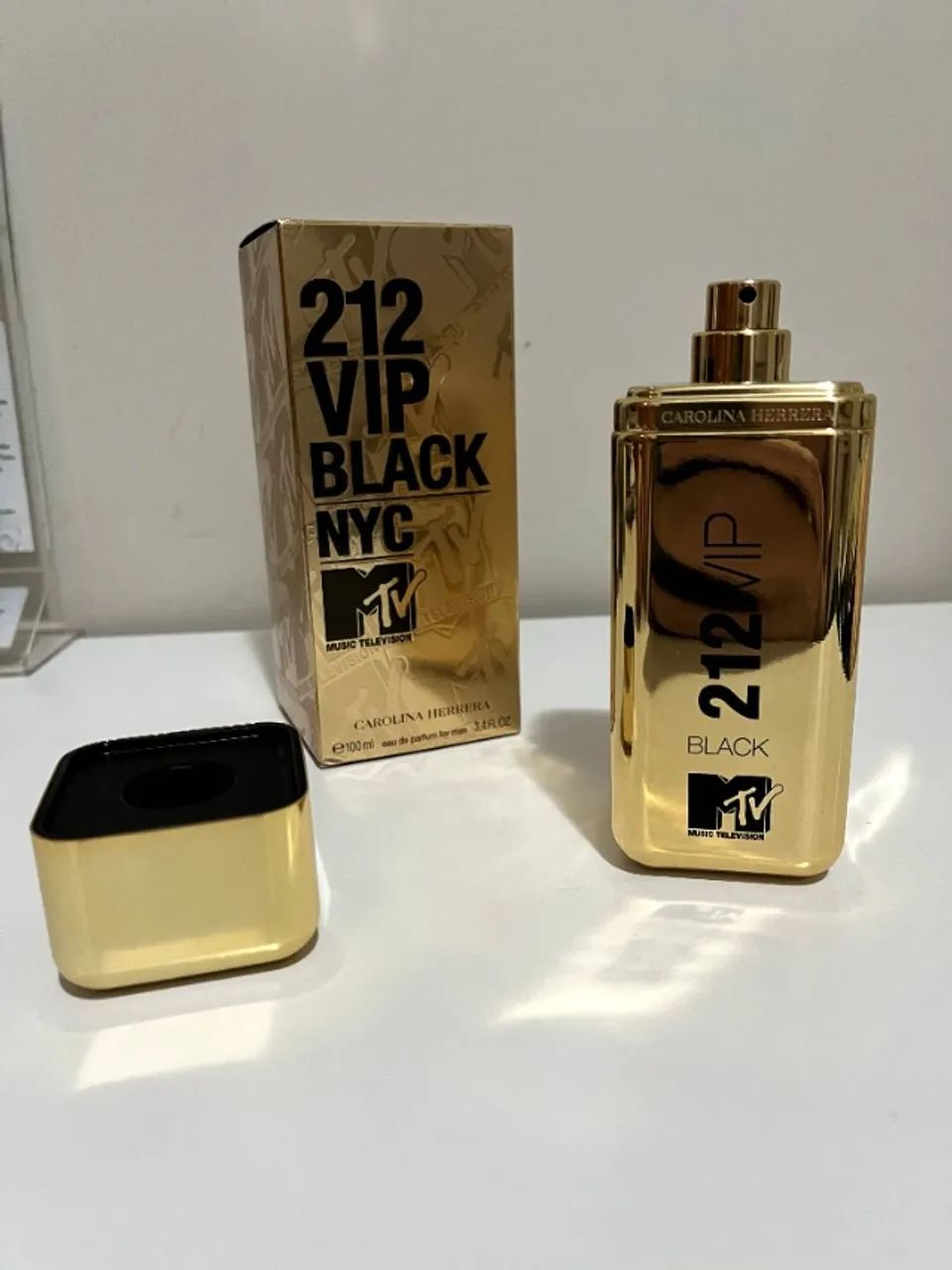 PERFUME 212 Vip Black MTV 100ml LIMITED EDITION - Foto 2