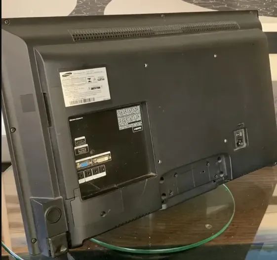 Monitor Profissional Samsung 32 LH32EDD - Foto 2