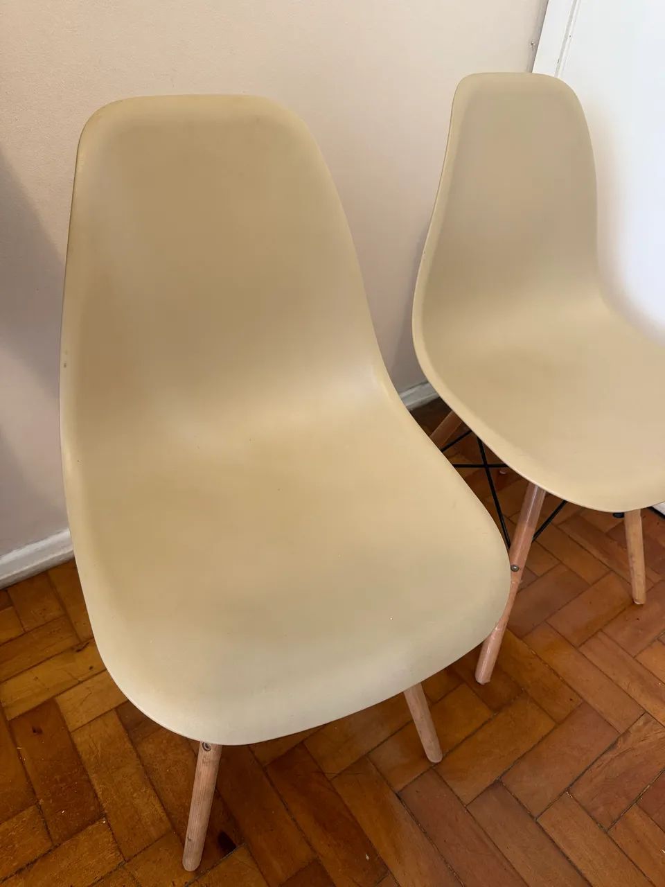 04 CADEIRAS CHARLES EAMES R$300  - Foto 2