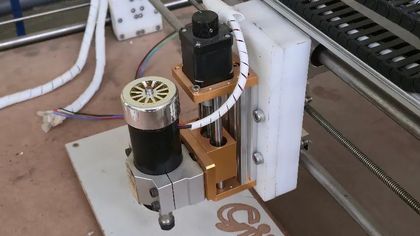 CNC Router - Máquina de Corte usada - Foto 4