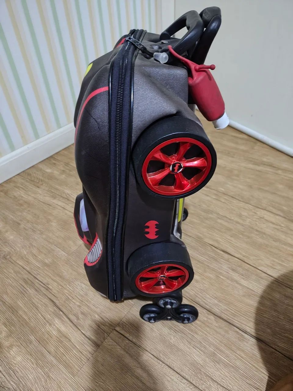 Mochila de Rodinhas Batman Chrome Wheels 3D - Foto 3