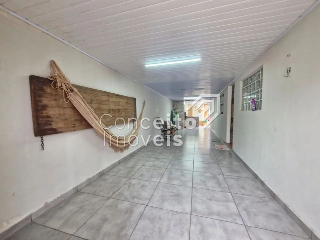 Residência com Edícula e Piscina - Santa Mônica - Foto 2