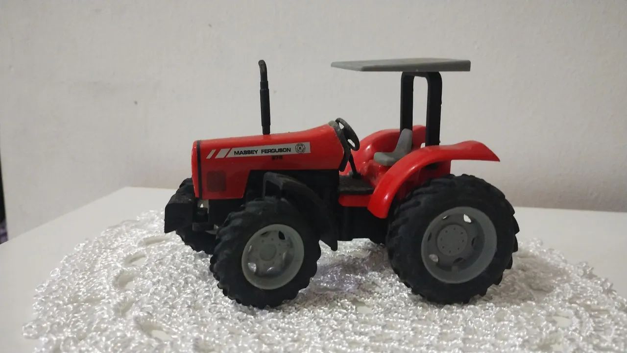Miniatura de trator 