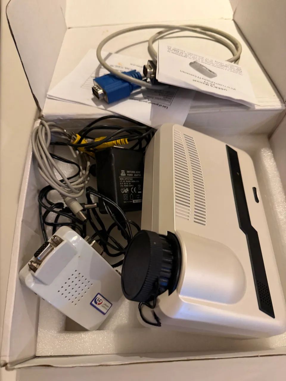 Mini projetor 1024x768 resolução 