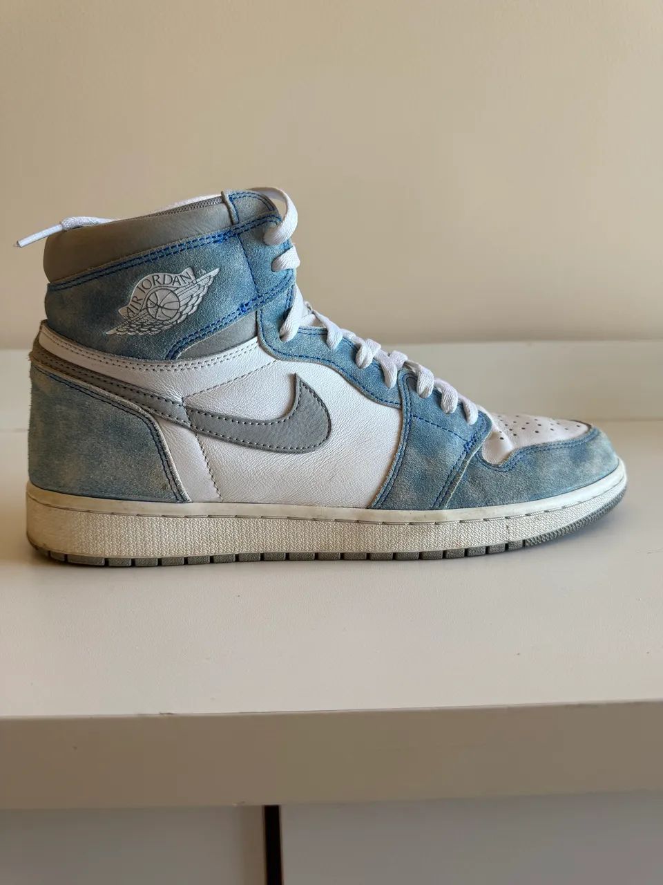 Jordan 1 high hyper royal 