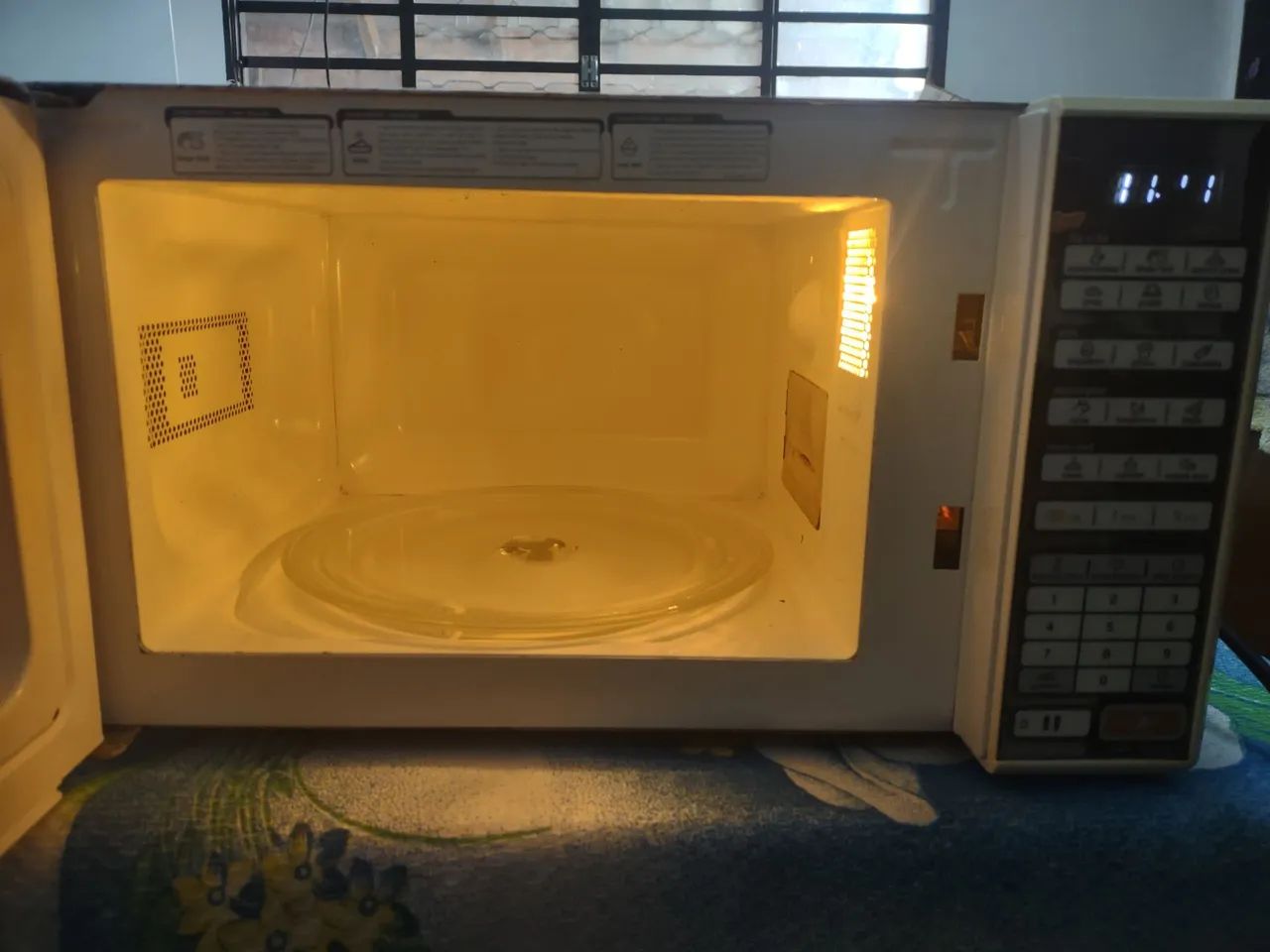 Microondas 127v 20L midea - Foto 2