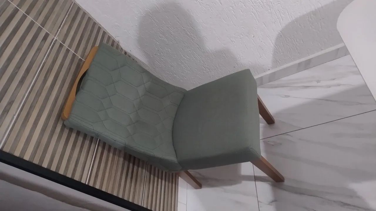 Mesas e cadeiras 