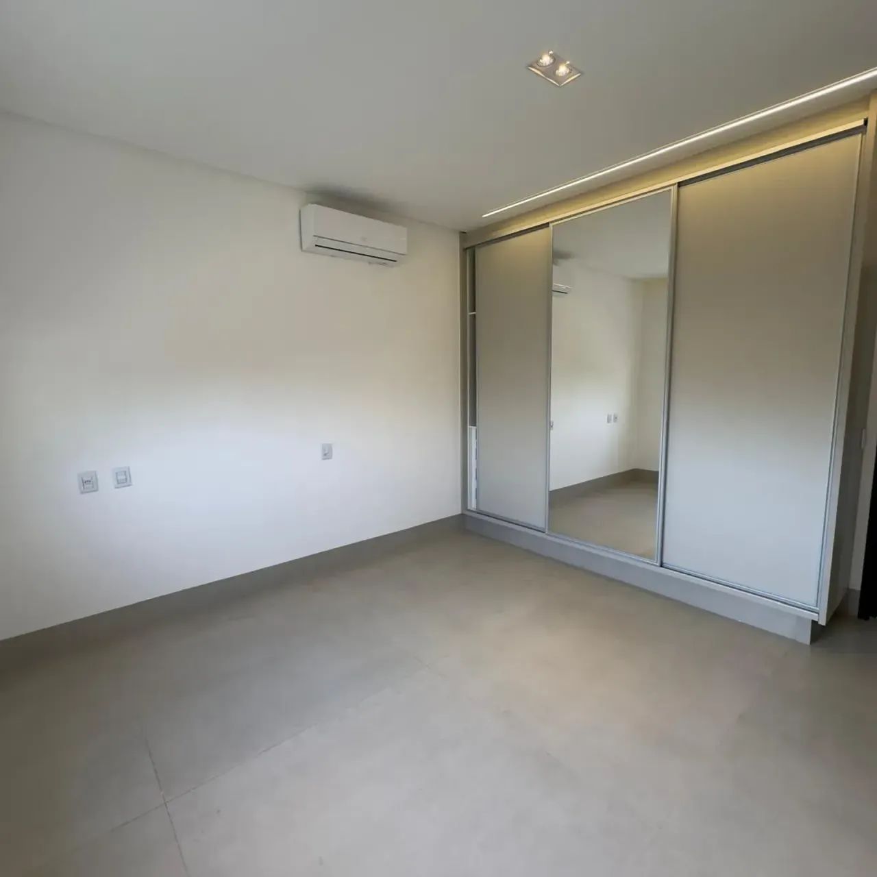 SOBRADO DE LUXO NO CONDOMÍNIO DO LAGO - Foto 4