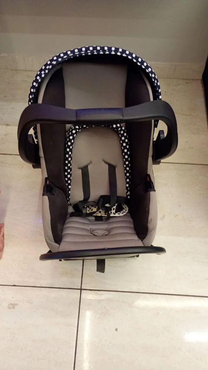 Bebê conforto com Base isofix