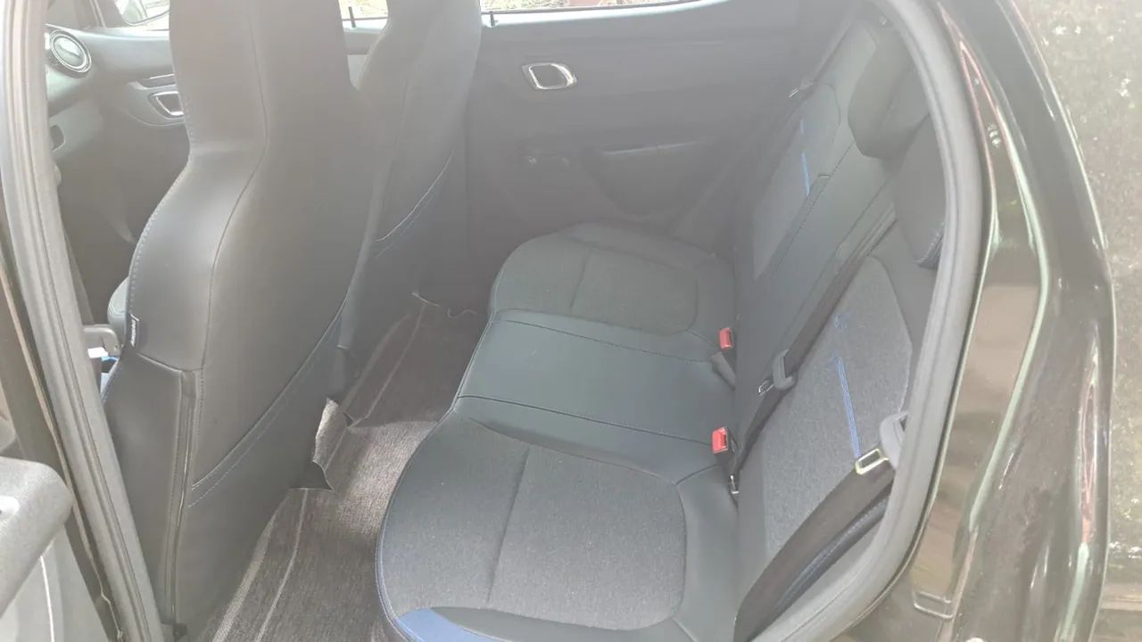 Renault Kwid Intense 1.0 Flex 12V 5P Mec. 2025 - Foto 4