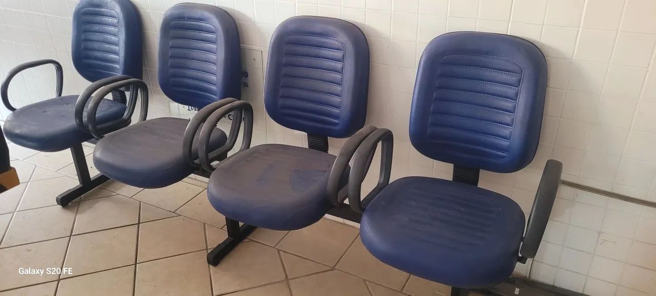 Longarina com 4 cadeiras