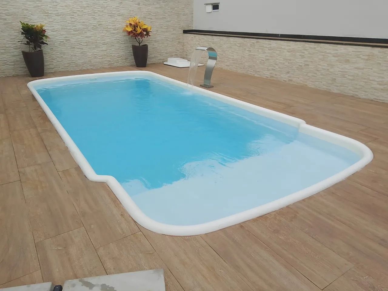 Piscina de fibra nova 