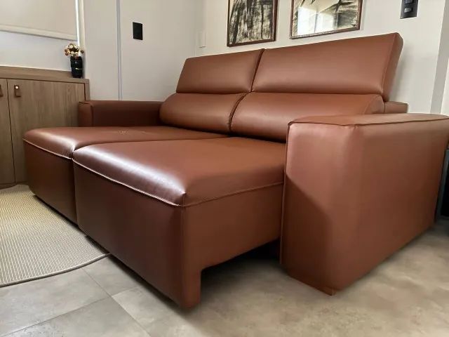 Vendo sofá Dangelis retrátil e reclinável, em couro ecológico. - Foto 2