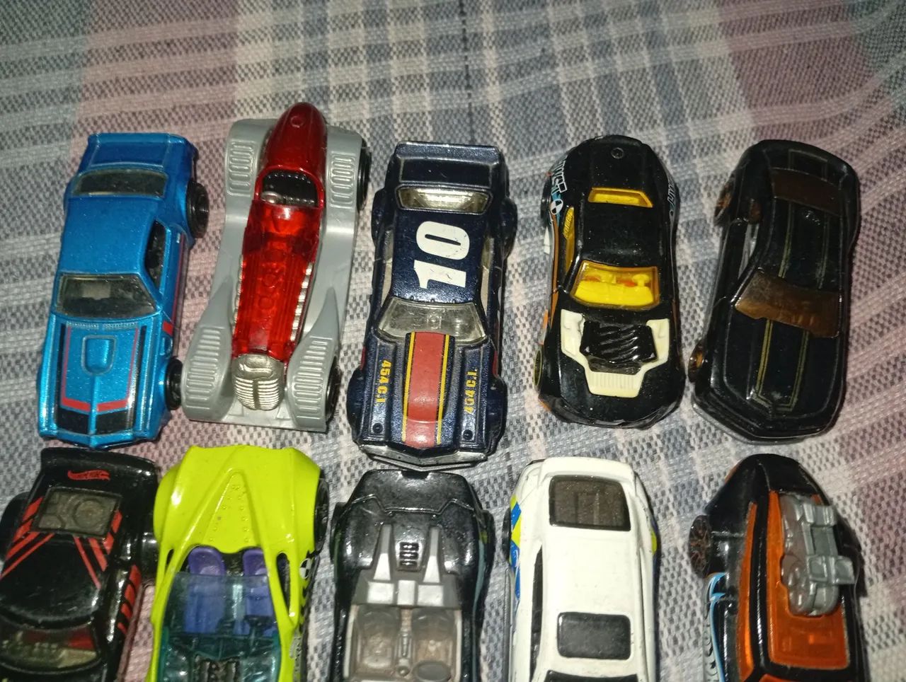 Lote 15 Carrinhos Hot Wheels Originais - Modelos Variados - Foto 4