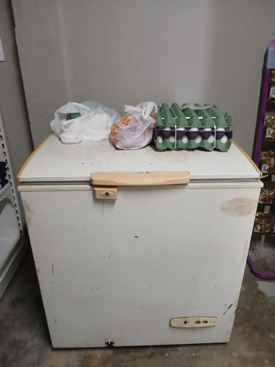 FREEZER HORIZONTAL FUNCIONANDO PERFEITAMENTE BEM BORRACHA NOVA DO FREEZER 